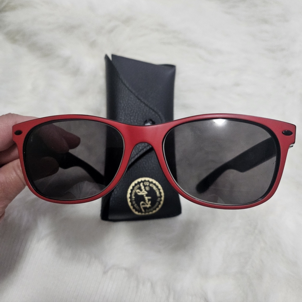 Ray-Ban Ferrari RB2132-M New Wayfarer Scuderia - Special Edition